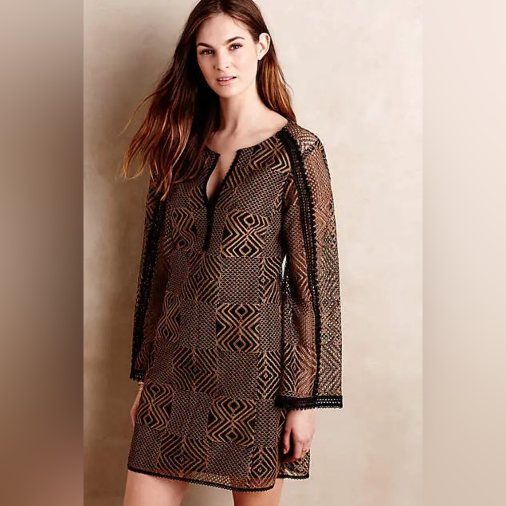 Nanette Lepore Lace Shift Dress with Stitch Pattern & Long Sleeves❣️